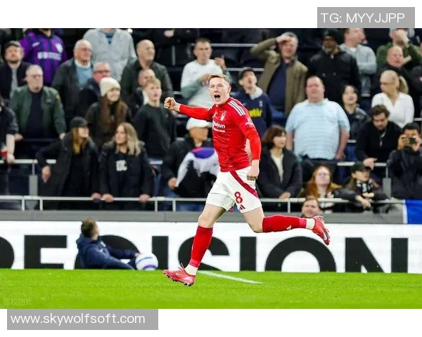 曼联在转会市场上寻求灵活策略不专注于沃顿等特定目标